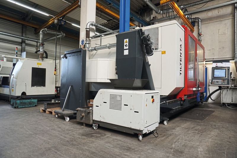 Brikettierpressen wie die kompakte und wartungsfreie RUF Formika eignen sich perfekt für den direkten Anbau an Bearbeitungszentren unterschiedlichster Bauart. Damit werden Späne insbesondere bei vollautomatisierten Fertigungsanlagen nicht mehr zum Problem. (Bild: RUF Maschinenbau GmbH & Co. KG)