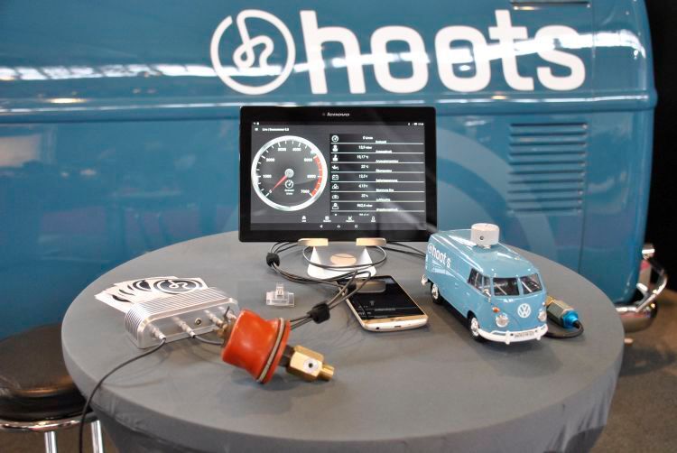 Das Start-up „Hoots“ hat ein Diagnosesystem entwickelt, mit dem sich analog der OBD bei modernen Fahrzeugen wichtige Fahrzeugparameter erfassen lassen. Dazu werden entsprechend kleine Sensoren in den Oldie verbaut. (Dominsky)
