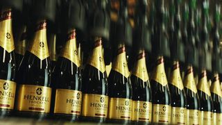 1  Im Jahr 2006 haben die Henkell & Söhnlein Sektkellereien 133 Millionen Flaschen Sekt verkauft. (Archiv: Vogel Business Media)