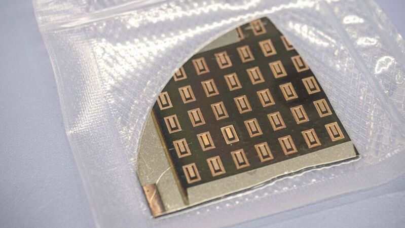 Proof of Concept: Zurzeit messen die einzelnen Zellen der neuartigen Batterie nur etwa 1 × 3 Millimeter.