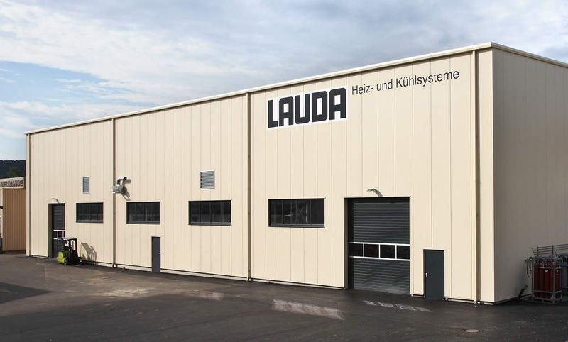 Das neue Lauda-Gebäude B9 bietet Platz für eine neue Produktionshalle und Büros.  (Bild: Lauda)
