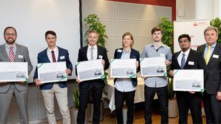 Sechs Nachwuchswissenschaftler wurden mit dem Innovation Award 2018 der Schaeffler FAG Stiftung für ihre herausragenden Arbeiten ausgezeichnet (von links): Dietmar Heinrich, Vorstand Finanzen und Mitglied des Stiftungsvorstands, Dr.-Ing. Martin Weschta, Dr.-Ing. Bernd Vierneusel, Dr.-Ing. Christian Bongardt, Ph.D. Viktorija Rumpf, B.Sc. Andreas Handel, M.Sc. Vishwas Manjunath. Dr. Josef Scheller, Geschäftsführer Stiftung und Andreas Hamann, Leiter Personal Europa und Vorsitzender des Stiftungsvorstands. (Schaeffler)