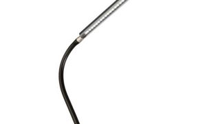 Die Leanled mit Flex-Arm sorgt für eine starke und homogene Ausleuchtung des gesamten Arbeitsplatzes. (Bild: Led2Work)