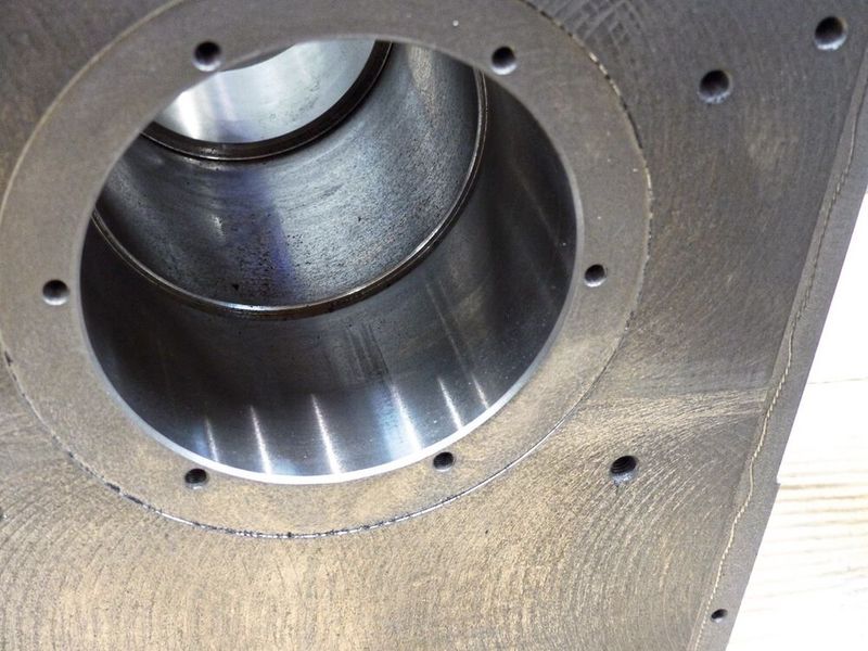 Der Spindelkasten hat in der Rundheit und Zylinderform eine Toleranz von 2,5 Mikrometern. Das ist mit dem Bearbeitungszentrum und dem entsprechenden Werkzeug, ohne Honen, problemlos möglich. (Bild: Heller)
