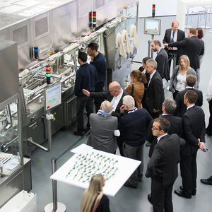 Steht für Flexibilität: Füllmaschine Flexpro 50 für genestete Vials.