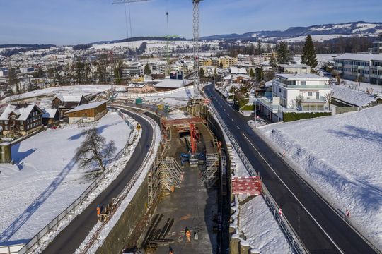 (Straßenbauprojekt im Kanton Zug. Bild: Tiefbauamt Zug.)