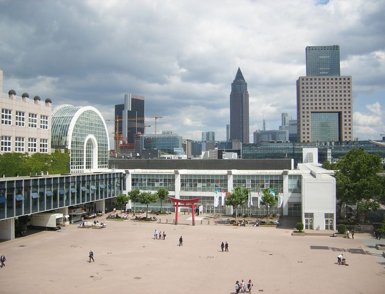 Blick auf das Messe-Gelände am Freitag nachmittag vom Dach der Halle 11. (Bild: LABORPRAXIS)