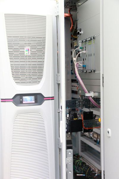 Das Display des Kühlgerätes verrät es: Es ist derzeit 31 °C warm. (Reinhold Schäfer)