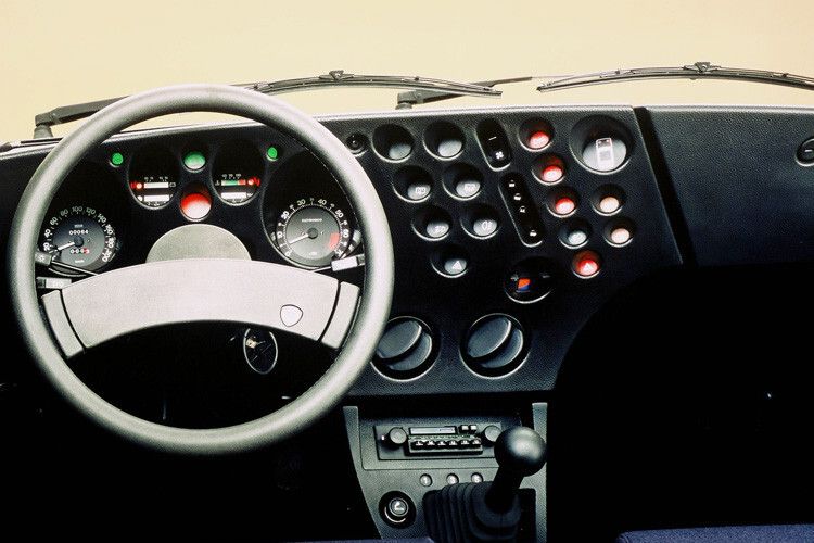 Puristisches Cockpit im Lancia Beta vom Baujahr 1979. (Foto: Lancia)