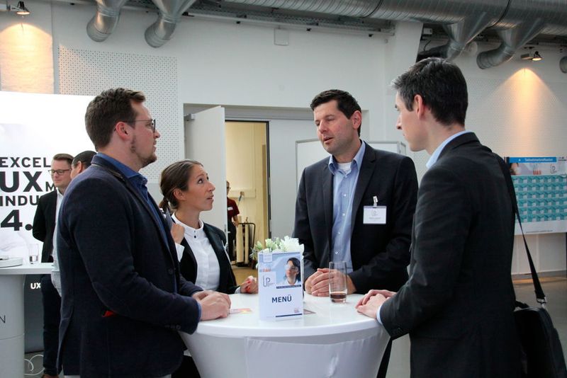 Am 31. Mai 2016 trafen sich rund 100 Experten im Vogel Convention Center in Würzburg, um sich über wichtige Trends und Themen der Industrial Usability zu informieren. Die Referenten zeigten auf, wie Unternehmen ihre Kunden mit der richtigen Usability begeistern können und wettbewerbsfähig bleiben. (Karin Pfeiffer/elektrotechnik)