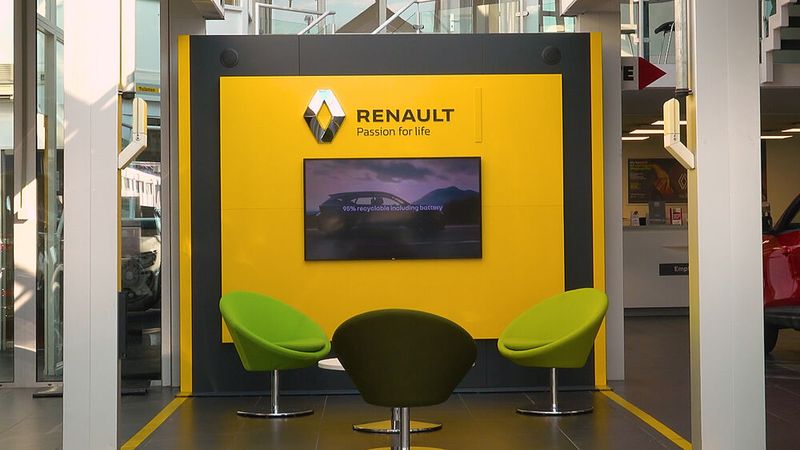 Im Inneren ist der neue Standort an die aktuelle CI von Renault angepasst. (Bild: Hermann-Gruppe/Screenshot)