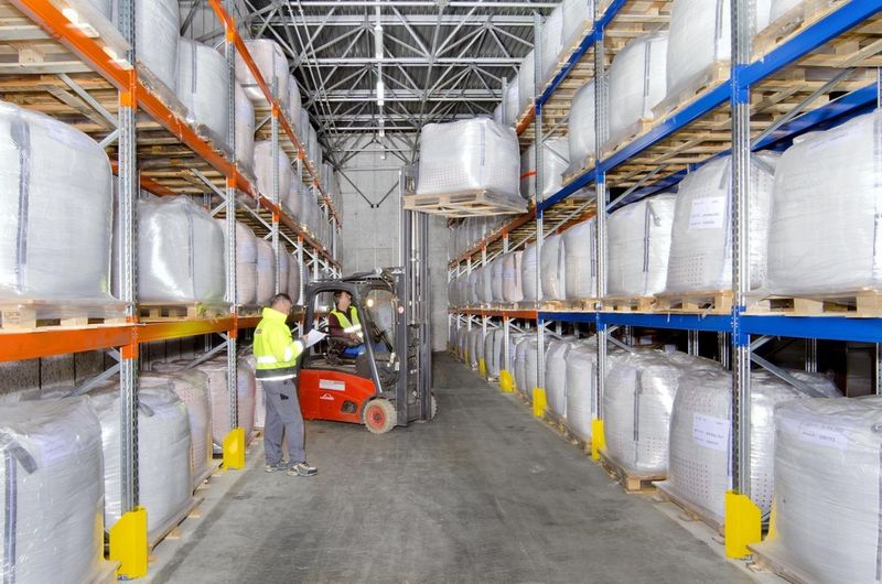 Transco-Hochregallager in Weil am Rhein: Der Logistikdienstleister baut seine Lager- und Handlingfläche auf 5000 m² aus. (Bild: Transco)