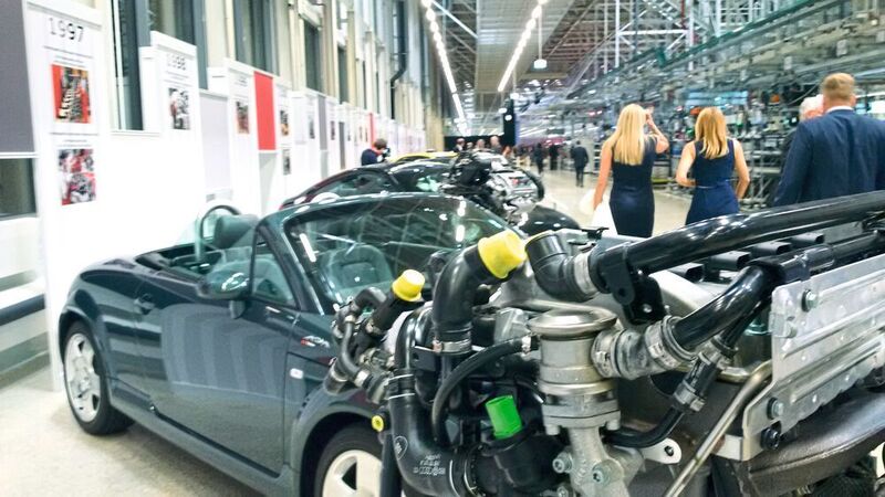 Den Beginn in Ungarn machten Motoren, inzwischen rollen täglich auch rund 700 Fahrzeuge aus den Produktionshallen. (Thomas Günnel/Automobil Industrie)