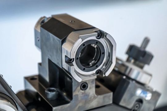 Detailansicht der «Varia»-Bajonettschnittstelle – ermöglicht schnellen und wiederholgenauen Werkzeugwechsel auf CNC-Revolvermaschinen.(Bild:  Emag Systems GmbH)