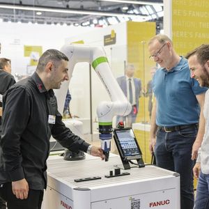 Live-Demonstrationen kollaborativer Robotiklösungen werden auch auf der AMB 2026 wieder zu sehen sein.(Bild:  Landesmesse Stuttgart GmbH & Co. KG)