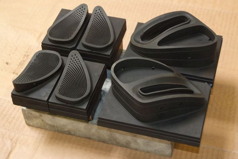 Graphitelektroden: Zur Herstellung der Werkzeuge für die Lautsprecherblenden wurden auch Graphitelektroden benötigt. Wichtiges Hilfsmittel: Das Modul Quick Electrode. (Archiv: Vogel Business Media)