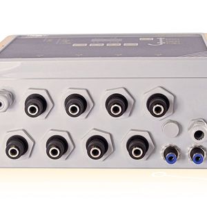 Die HE 5712 ist auch mit integrierten Pilotventilen erhältlich.(Bild:  AXXERON HESCH electronics GmbH)