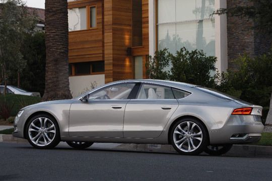 Elegantes Reisen für vier Personen – und alle denen Limousine und Avant zu langweilig sind. (Archiv: Vogel Business Media)