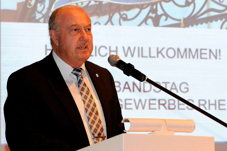 Hans Werner Norren, Präsident des Kfz-Gewerbes Rheinland-Pfalz: „Die Zahl der Azubis, die uns Ausbilder vor Probleme stellen, wird leider größer.“ (Foto: Schäfer/Kfz-RLP)