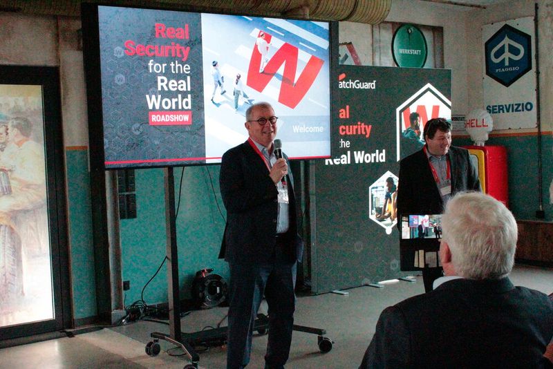 Partner-Roadshow 2025 „Zero Trust Network“: Eröffnet wurde die Partner-Roadshow von Frédéric Saint-Joigny, der seit Sommer 2025 in der Rolle als Vice President EMEA Sales bei Watchguard Technologies Verantwortung für die regionale Vertriebsstrategie trägt. (Bild: Watchguard Technologies)