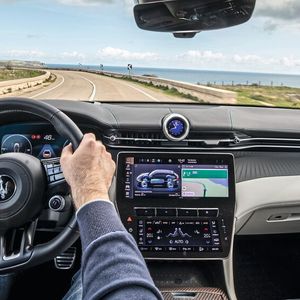 Materialien und Verarbeitung liegen auf hohem Niveau, alles wirkt stimmig.(Bild:  Maserati)