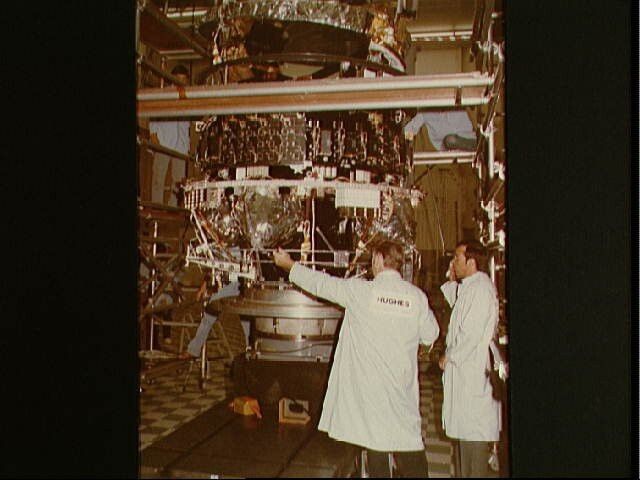 Deutlich größer als seine Vorläufer: Telstar 3, der 1984 von einem Space Shuttle ins All gebracht wurde. (Archiv: Vogel Business Media)