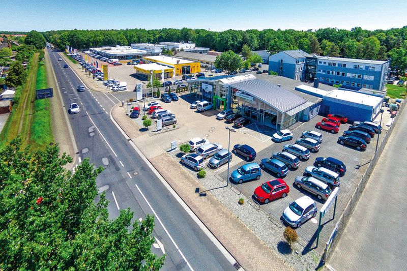 Auch das Fahrzeughaus Gifhorn Süd präsentiert sich in der neuen CI der Marke. (Foto: AH Wolfsburg)