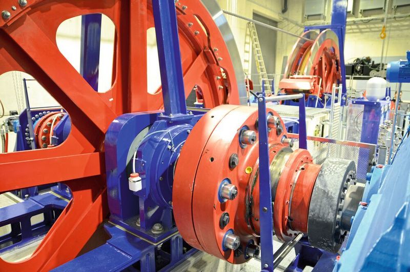 Die Revolex-Bolzenkupplung wurde dezidiert für die Übertragung hoher Drehmomente entwickelt. Bei der Seilbahn Zugspitze sind es bis zu 300.000 Nm bei einer Drehzahl von 59,3 min-1. (KTR)