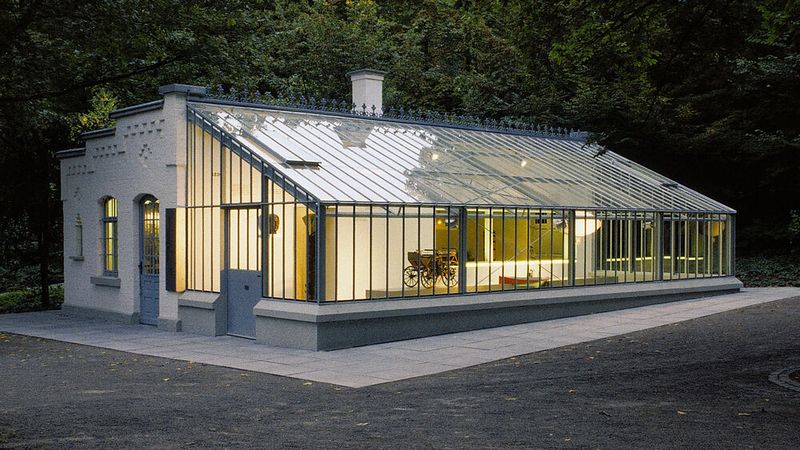 Ehemalige Versuchswerkstatt Gottlieb Daimlers im Gartenhaus seiner Villa in Cannstatt. Hier entsteht der erste leichte, schnelllaufende Fahrzeugmotor der Welt. Heute ist es die öffentlich zugängliche Gottlieb-Daimler-Gedächtnisstätte. (Bild: Mercedes-Benz AG)