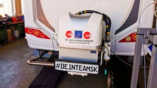 SK bringt Wohnmobile mit seinem Nachrüst-SCR-System unter den Grenzwert von 270 Mikrogramm pro Kilometer. (Bild: SK Handels GmbH)