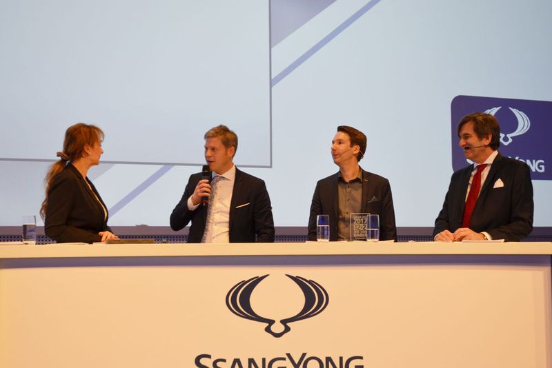 Sven Hölker von der Bank 11 stellte den Teilnehmern verschiedene Finanzierungsmöglichkeiten vor. (Seyerlein / »kfz-betrieb«)