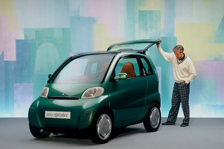 Umweltorientiert: Im Konzeptauto „MCC Eco-Sprinter“ kamen nachwachsende Rohstoffe zum Einsatz, im Dach waren Solarzellen integriert. (Bild: Daimler)