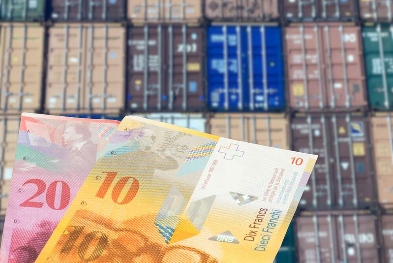 Wer von Billig-Anbietern aus Übersee kauft, muss nun pro Warengruppe eine Zollpauschale von 3 Euro zahlen. (Bild: ©  studio v-zwoelf - stock.adobe.com)