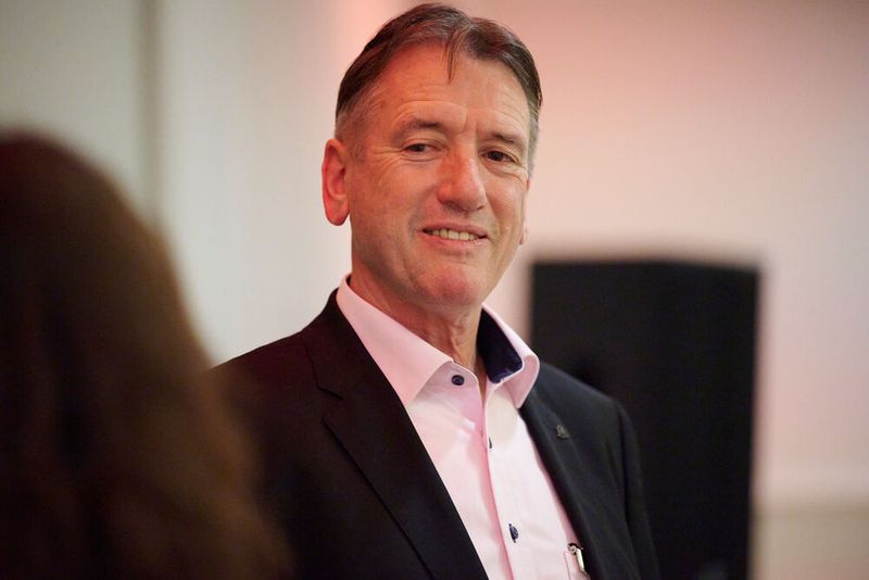 Impressionen vom ELEKTRONIKPRAXIS Frühlingsfest 2023 im Ketterer Kunst mit der Verabschiedung von Johann Wiesböck.  (Bild: © EYE AM CHRIS)