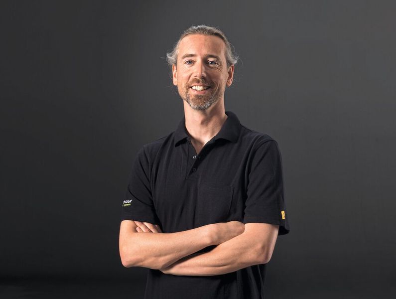 Henri Roosen: „Obwohl Ginzingers Embedded-Linux-Plattformen auf NXP-Prozessoren basieren, konnten wir AVL DiTEST bei seinem Problem mit der TI Architektur weiterhelfen.“ (Ginzinger electronic systems)