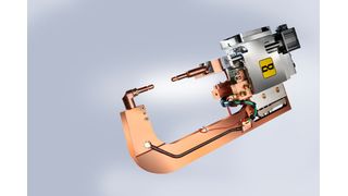 Das ist die neue Nimak-Roboterschweißzange der Zukuft! Die Cubegun soll ein auf einem völlig neuen Konzept basieren. Das Grundidee ist ein monolithischer Grundkörper in dem Transformator und Servomotor integriert sind, wie Nimak erklärt. Das spart nicht nur Platz. (Bild: Nimak)