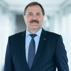 Dr. Bruno Lindl ist Gruppengeschäftsführer Forschung und Entwicklung bei der EBM-Papst Unternehmensgruppe.