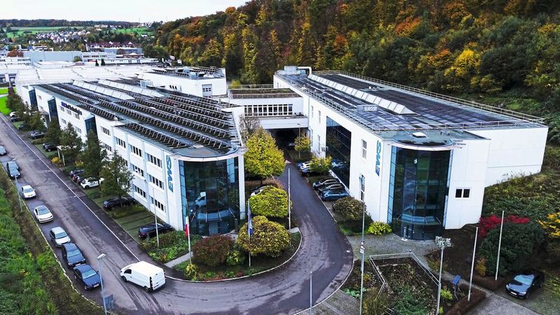 Luftaufnahme des EWS-Hauptsitzes in Uhingen – modernes Fertigungs- und Entwicklungszentrum für Präzisionswerkzeughalter mit hoher Eigenfertigungstiefe. (Bild: EWS Germany)