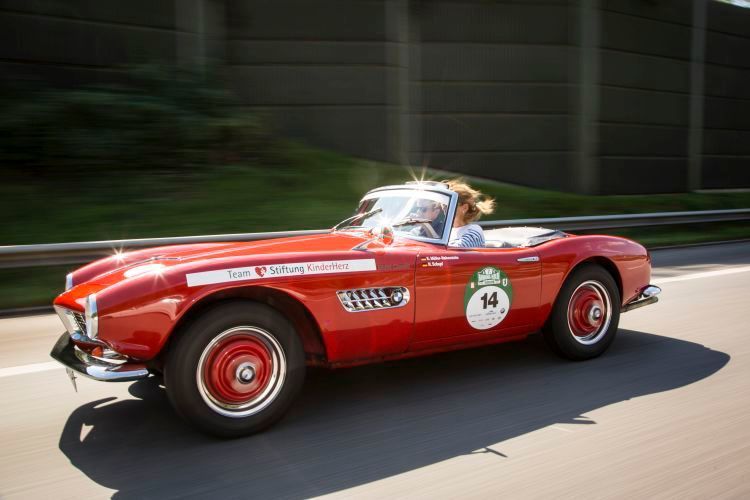 Erst kürzlich erwarb BMW den 507 von Elvis Presley. Ursprünglich war das Modell weiß lackiert. Der Star hatte ihn umlackieren lassen – angeblich, weil ihn die Lippenstiftabdrücke seiner weiblichen Fans auf dem hellen Lack störten. (BMW)