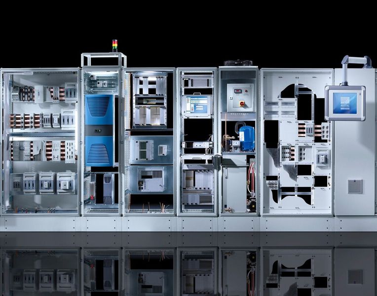 Entspricht die Konstruktion den technischen Vorgaben kann der „reale“ Schaltschrankbau mit Komponenten aus dem Programm „Rittal – Das System.“ erfolgen. (Rittal)