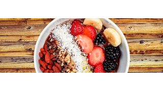 Aus den Ballaststoffen in der Nahrung stellen nützliche Darmkeime unter anderem eine Fettsäure namens Propionsäure her. Sie schützt vor den schädlichen Folgen von Bluthochdruck. (Symbolbild) (gemeinfrei)