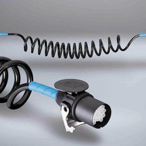 Mit einer Neuauflage der bewährten Ölflex Truck steigert Lapp die Sicherheit und Performance durch Kombination von Leitung und selbst entwickeltem Stecker.