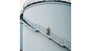 Im Chemiepark Leverkusen gelangten offenbar rund vierzehn Prozent des Tankinhalts ohne zusätzliche Aktivkohle-Filterung in die Kläranlage. (Currenta)