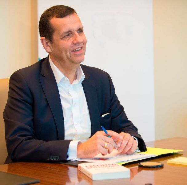 Hervé Tiberghien ist neuer Chief People Officer bei Solvay und zusätzlich auch Mitglied des Executive Committees ab dem 1. September 2019. Unsere Bildergalerie „In aller Kürze: Personalmeldungen aus der Prozessindustrie“ zeigt Ihnen kompakt die personellen Veränderungen in den Chefetagen der deutschen Prozess- und Chemieindustrie. Den jeweiligen passenden Beitrag finden Sie hier. (Bild: Solvay)