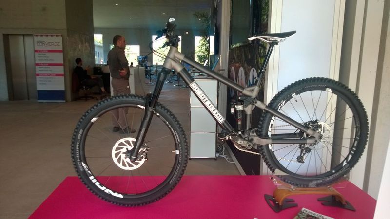 Auch das Robot Bike aus Großbritannien war zu sehen. Das gemeinsam mit Altair Productdesign, Hieta Technologies und Renishaw entwickelte Mountainbike ist additiv gefertigt und vollständig auf Kundenwünsche anpassbar. (Zwettler, konstruktionspraxis)