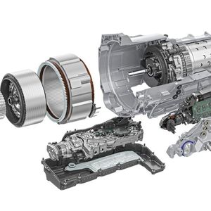 ZF Aftermarket wendet seine „Maintain-Repair-Replace“-Strategie mit neuen Reparaturoptionen auf den elektrifizierten Antriebsstrang an.(Bild:  ZF Friedrichshafen AG)