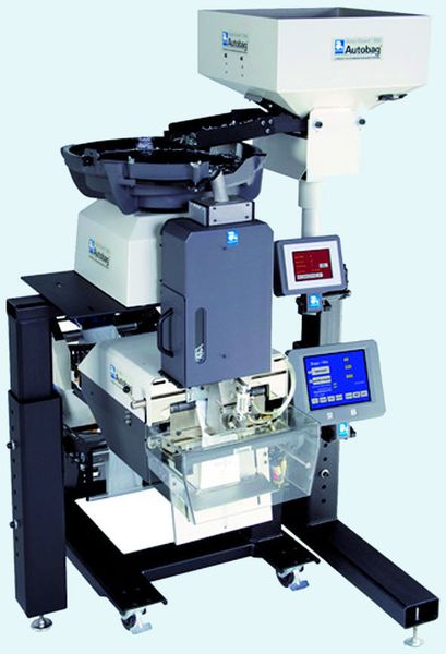 Die HD-Verpackungsmaschine kann problemlos mit peripheren Systemen wie automatischen Zuführ- und Zählgeräten für die Verpackung von Kleinteilen mit 3 bis 50 mm Durchmesser und einer Länge bis zu 63 mm von APS kombiniert werden. Bild: Automated Packaging Systems (Archiv: Vogel Business Media)