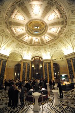 Der prächtige Kuppelbau beeindruckte alle Gäste. (Archiv: Vogel Business Media)