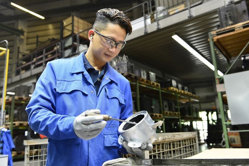 Die Produkte von Ziehl-Abegg werden nicht nur von Menschen aus aller Herren Länder gefertigt, sondern sind auch weltweit gefragt. (Bild: Ziehl-Abegg/Achim Köpf)
