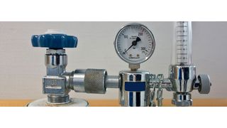 Unter Druck erhöht sich die Wärmeleitfähigkeit, so dass sich mehr Server-Hitze ableiten ließe, so die Überlegungen.  (Michael Schwarzenberger auf Pixabay)